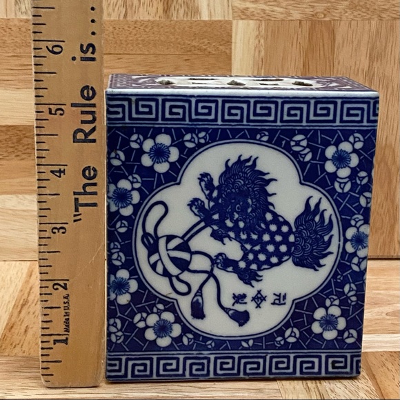 Vintage Blue White Chinese Porcelain Pillow Brick Headrest Guardian Lion Foo Dog - Picture 6 of 14